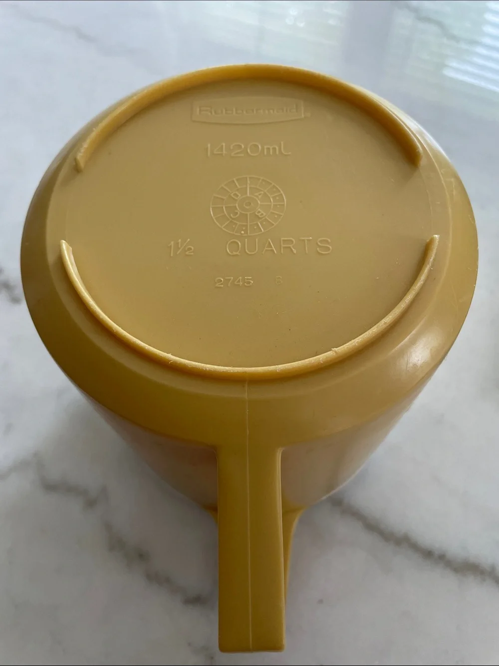 Rubbermaid plastic pitcher